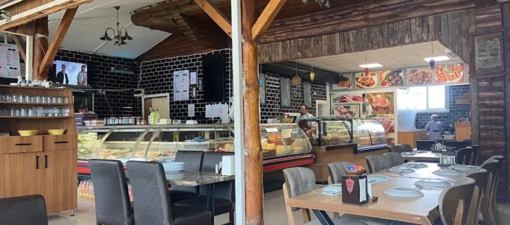 Can Usta Çatalca iç mekan ve kasap reyonu, et çeşitleri ve restoran oturma düzeni